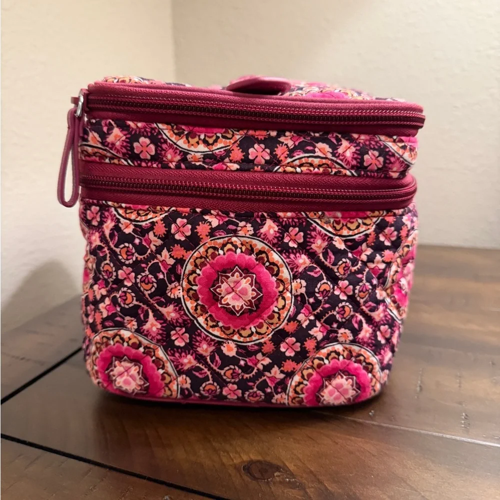Like New Vera Bradley Cosmetic Case in Raspberry Medallion - Picture 2 of 8